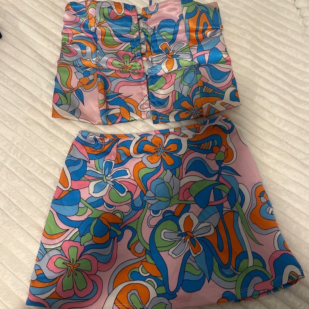 Cool Is a Construct Floral Set